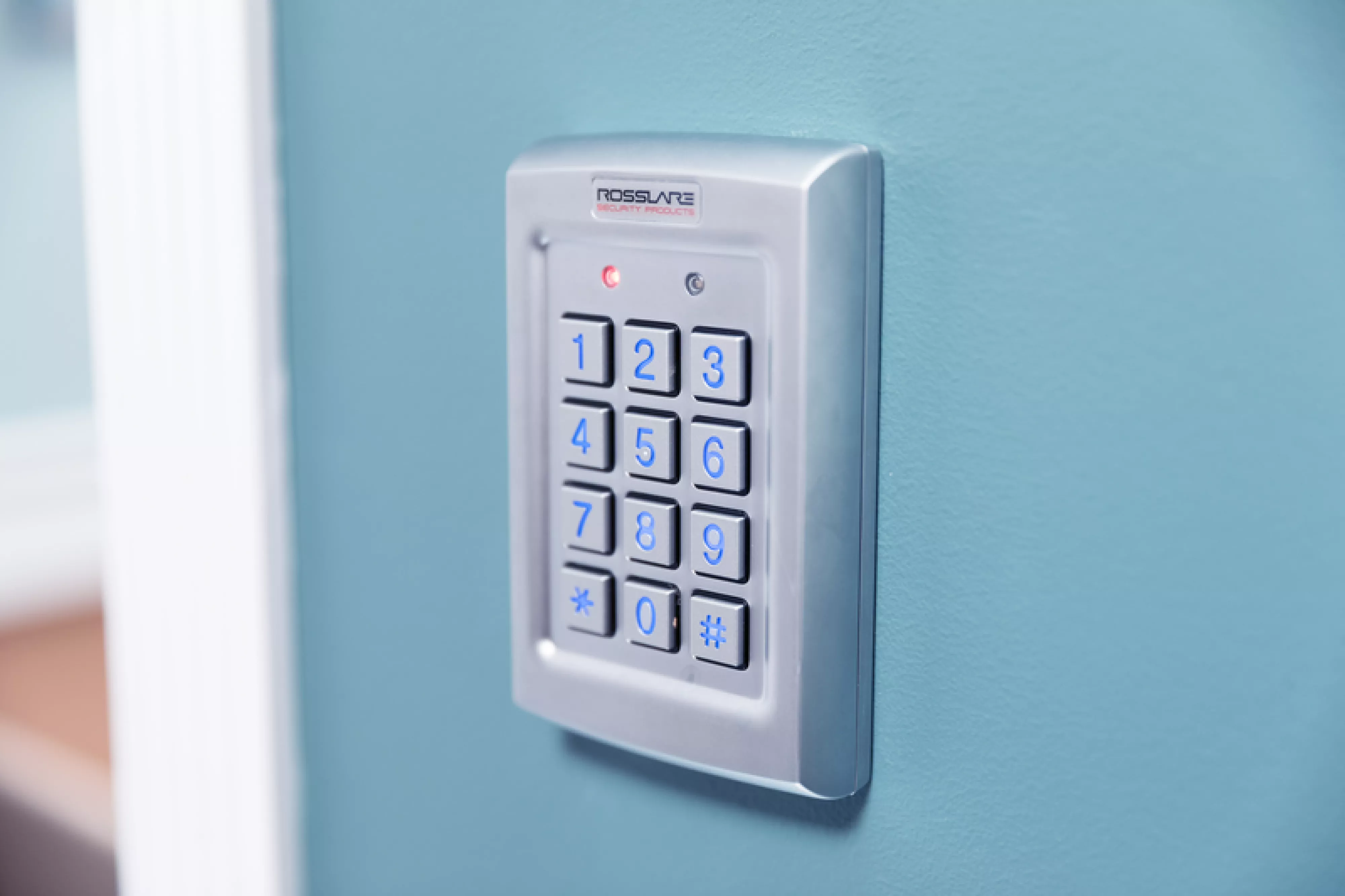 2017_SLNA-WM-E-WGB_external_keypad_up_close