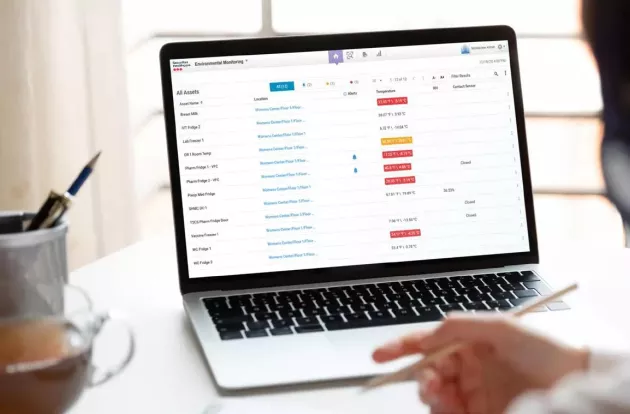 Man checking asset status within Securitas Healthcare's MobileView Software Platform