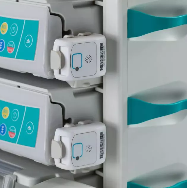Securitas Healthcare T2s RTLS badge attached to pump.