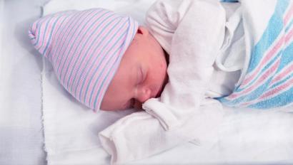 2018_ACNA-IP-LS-HUG_Crouse_single_baby_bassinet_close_up2